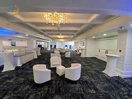 Alexander 510 2 Bedroom Apts by RedAwning