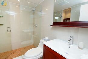 Alexander 1420 3 Bedroom Apts by RedAwning