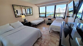 Alexander 1420 3 Bedroom Apts by RedAwning