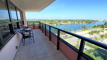 Alexander 1420 3 Bedroom Apts by RedAwning