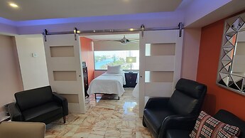 Alexander 1420 3 Bedroom Apts by RedAwning