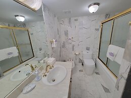 Alexander 1119 2 Bedroom Apts by RedAwning