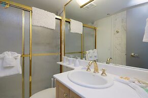 Alexander 1119 2 Bedroom Apts by RedAwning