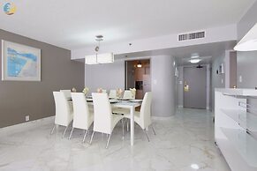 Alexander 1119 2 Bedroom Apts by RedAwning