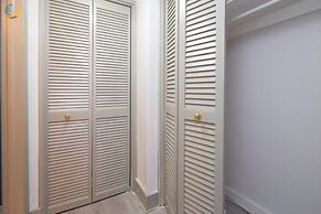 Alexander 1119 2 Bedroom Apts by RedAwning