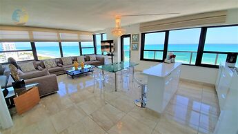 Alexander 1402 2 Bedroom Apts by RedAwning