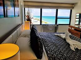 Alexander 1402 2 Bedroom Apts by RedAwning