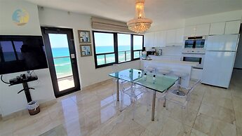 Alexander 1402 2 Bedroom Apts by RedAwning