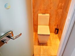 Alexander 1402 2 Bedroom Apts by RedAwning