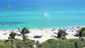 Alexander 1402 2 Bedroom Apts by RedAwning