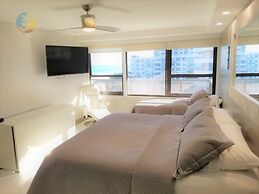 Alexander 1003 4 Bedroom Apts by RedAwning