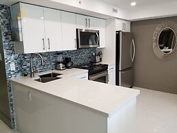 Alexander 1003 4 Bedroom Apts by RedAwning