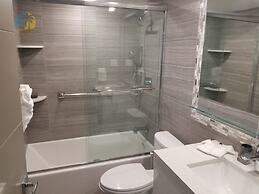 Alexander 1003 4 Bedroom Apts by RedAwning