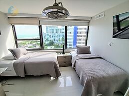 Alexander 1003 4 Bedroom Apts by RedAwning