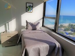 Alexander 1003 4 Bedroom Apts by RedAwning