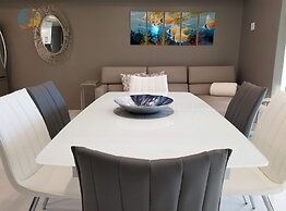 Alexander 1003 4 Bedroom Apts by RedAwning