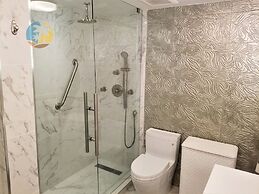 Alexander 1701 2 Bedroom Apts by RedAwning