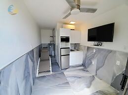 Alexander 1103 4 Bedroom Apts by RedAwning