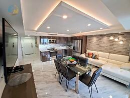 Alexander 1103 4 Bedroom Apts by RedAwning