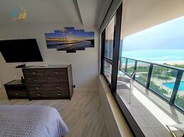 Alexander 1103 4 Bedroom Apts by RedAwning