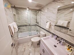 Alexander 1103 4 Bedroom Apts by RedAwning