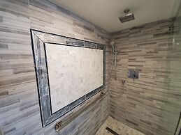 Alexander 1103 4 Bedroom Apts by RedAwning