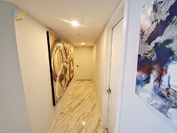 Alexander 1103 4 Bedroom Apts by RedAwning