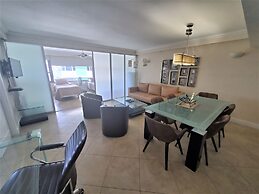 Alexander 1620 3 Bedroom Apts by RedAwning