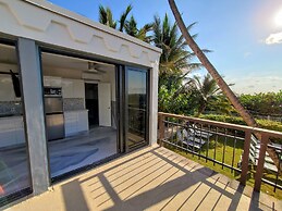 Alexander 1419 3 Bedroom Apts by RedAwning