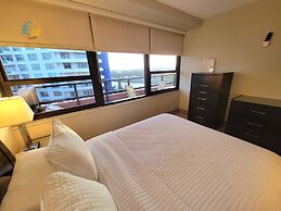 Alexander 1419 3 Bedroom Apts by RedAwning