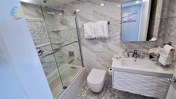 Alexander 1001 3 Bedroom Apts by RedAwning