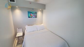 Alexander 1001 3 Bedroom Apts by RedAwning