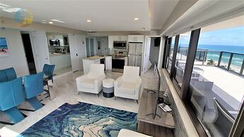 Alexander 1001 3 Bedroom Apts by RedAwning