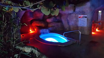 Alexander 1421 3 Bedroom Apts by RedAwning