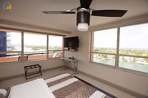 Alexander 1421 3 Bedroom Apts by RedAwning