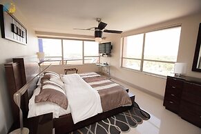 Alexander 1421 3 Bedroom Apts by RedAwning