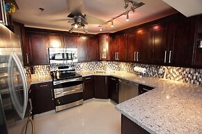 Alexander 1421 3 Bedroom Apts by RedAwning