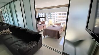 Alexander 1421 3 Bedroom Apts by RedAwning