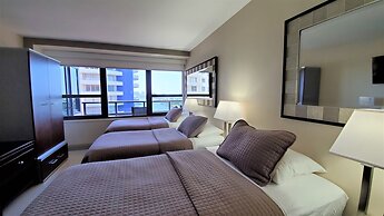 Alexander 1421 3 Bedroom Apts by RedAwning