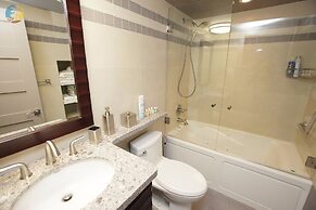 Alexander 1421 3 Bedroom Apts by RedAwning