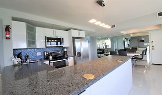 Alexander 1401 3 Bedroom Apts by RedAwning