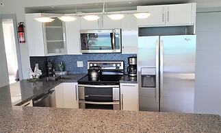 Alexander 1401 3 Bedroom Apts by RedAwning