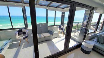 Alexander 1401 3 Bedroom Apts by RedAwning