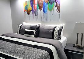 Alexander 518 4 Bedroom Apts by RedAwning