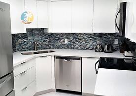 Alexander 518 4 Bedroom Apts by RedAwning