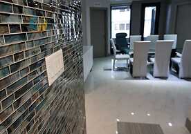 Alexander 518 4 Bedroom Apts by RedAwning