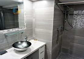 Alexander 518 4 Bedroom Apts by RedAwning