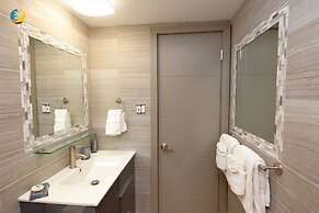 Alexander 519 3 Bedroom Apts by RedAwning