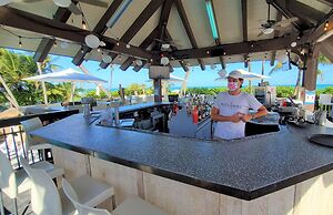 Alexander 519 3 Bedroom Apts by RedAwning