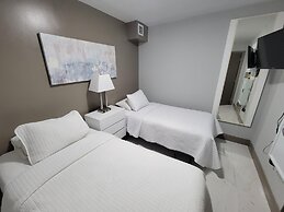 Alexander 519 3 Bedroom Apts by RedAwning